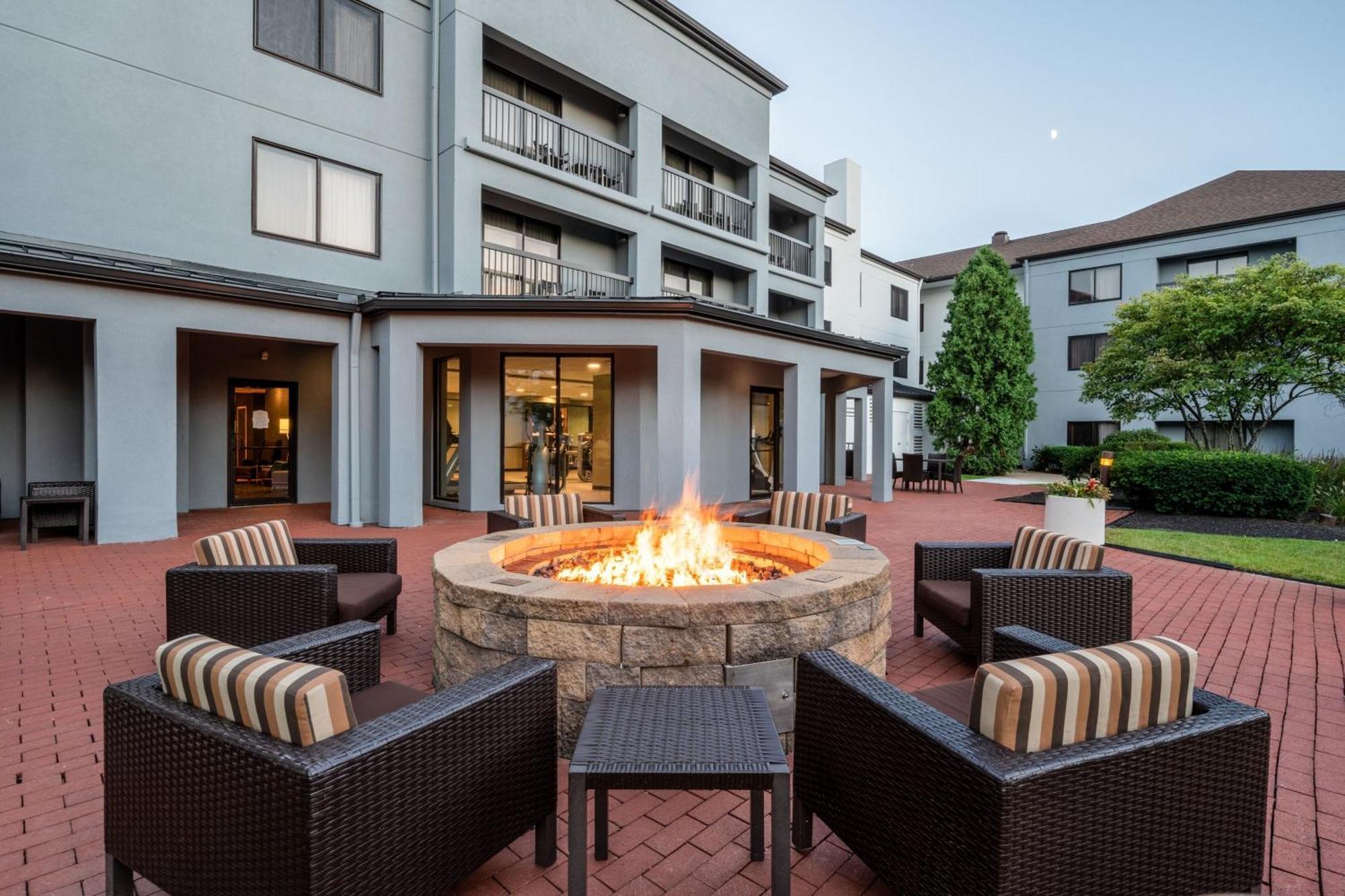 Hotel Courtyard Columbus Airport Extérieur photo